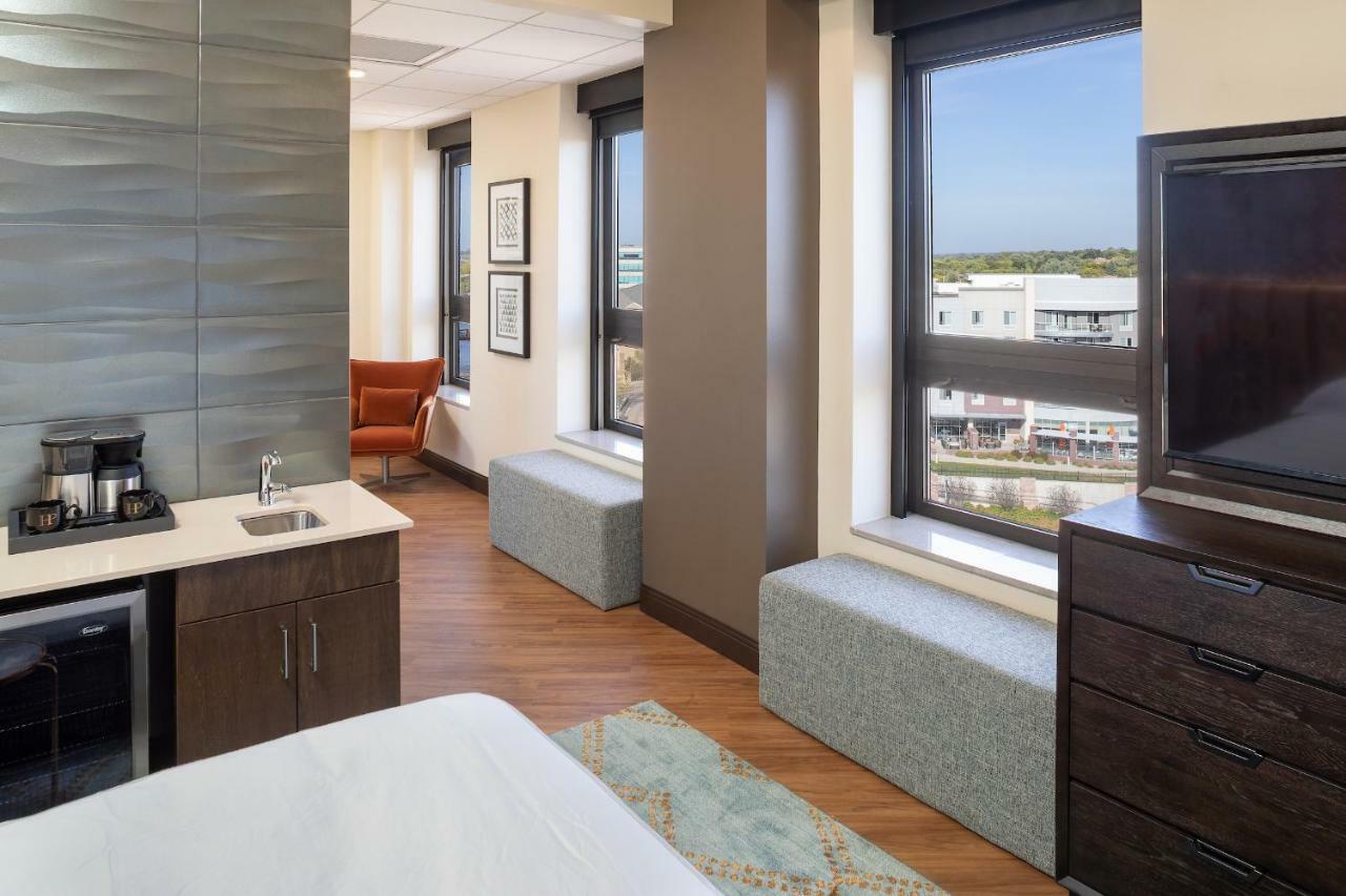 Hotel On Phillips 2*