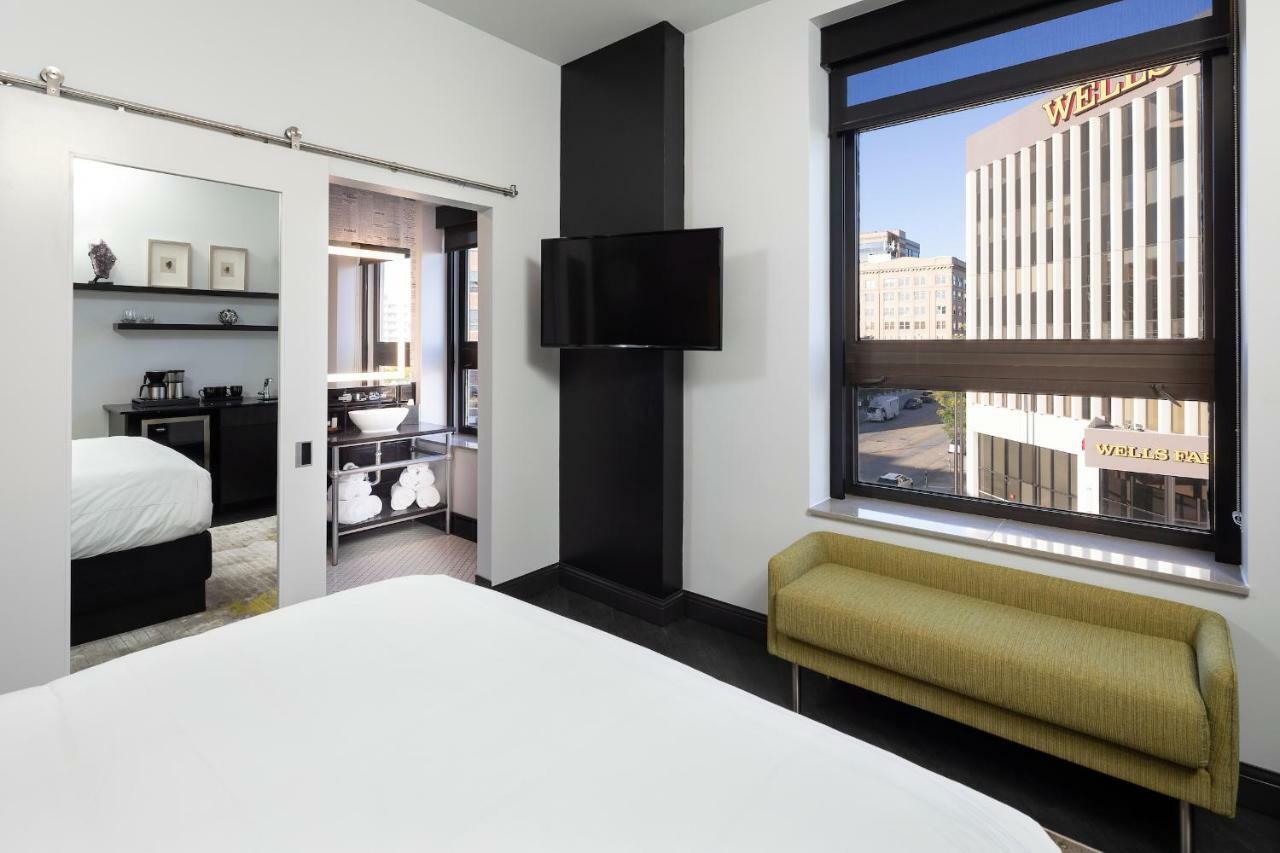 Hotel On Phillips 2*